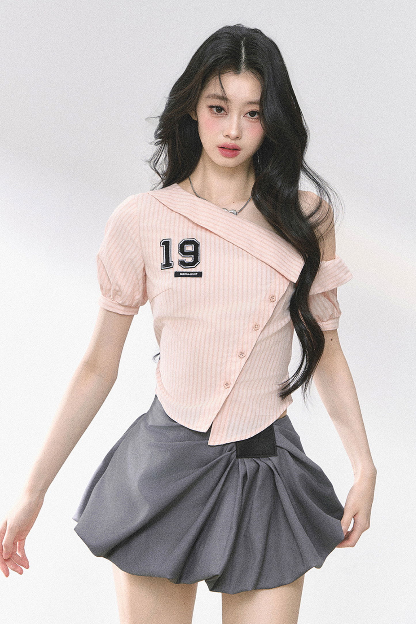 ワンショルダーロゴタイトトップス