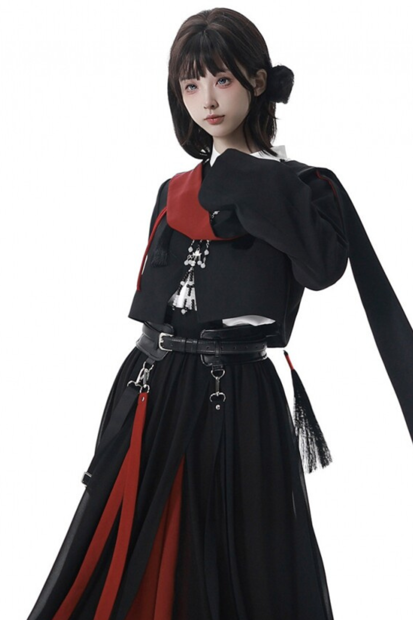 Dunkle China-Jacke + Hemd + Hose + Gürtel + Halskette