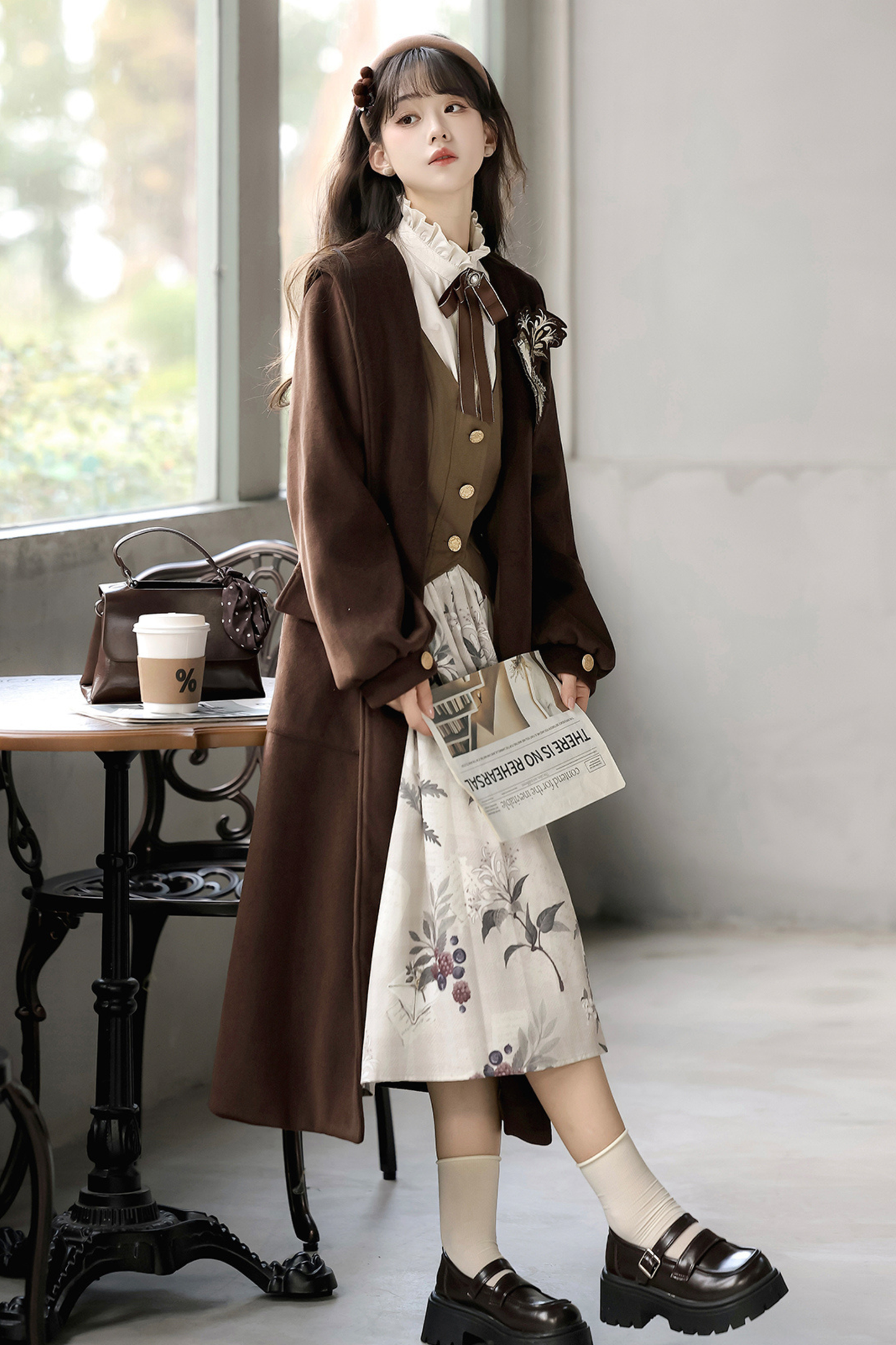 レトロロングコート+スカート+シャツ+ベスト