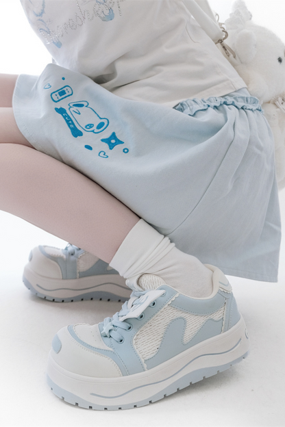 タグデザイン厚底シューズ