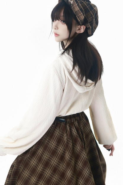 メープルトレンチコート+フードトップス+チェックスカート+シャツドレス