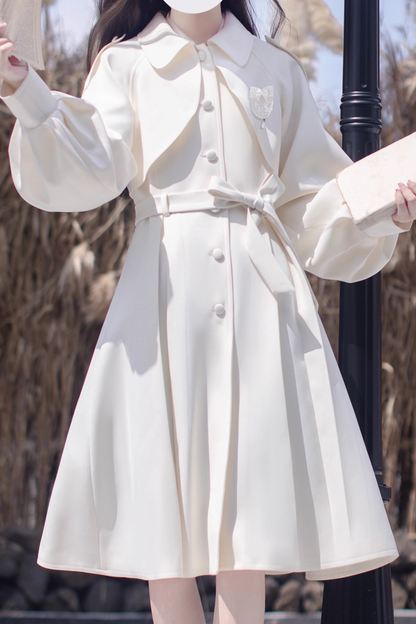 マントトレンチコート+シャツ+バッジ