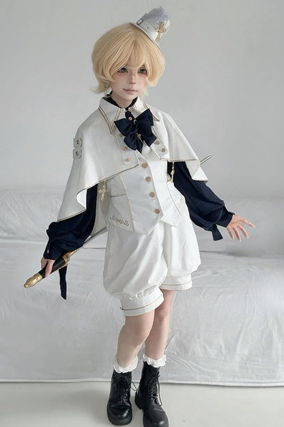 [Date limite de réservation : 13 septembre] Ensemble élégant prince bleu foncé/blanc en quatre pièces [chemise à volants, gilet, short, 4 rubans]