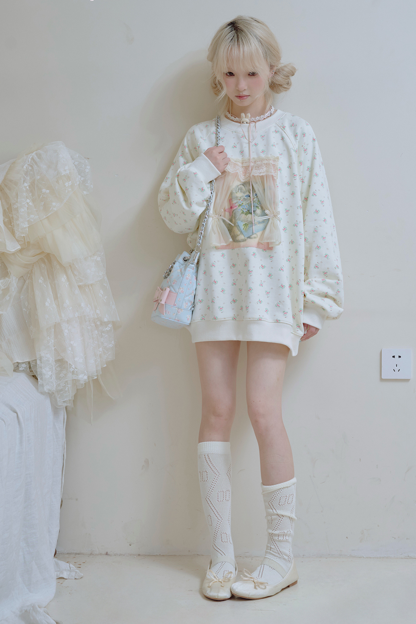 フローラルキャットレースカーテンスウェット