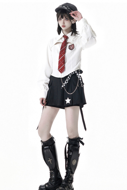 バイカージャケット+ネクタイ付きシャツ+スカート+ベルト