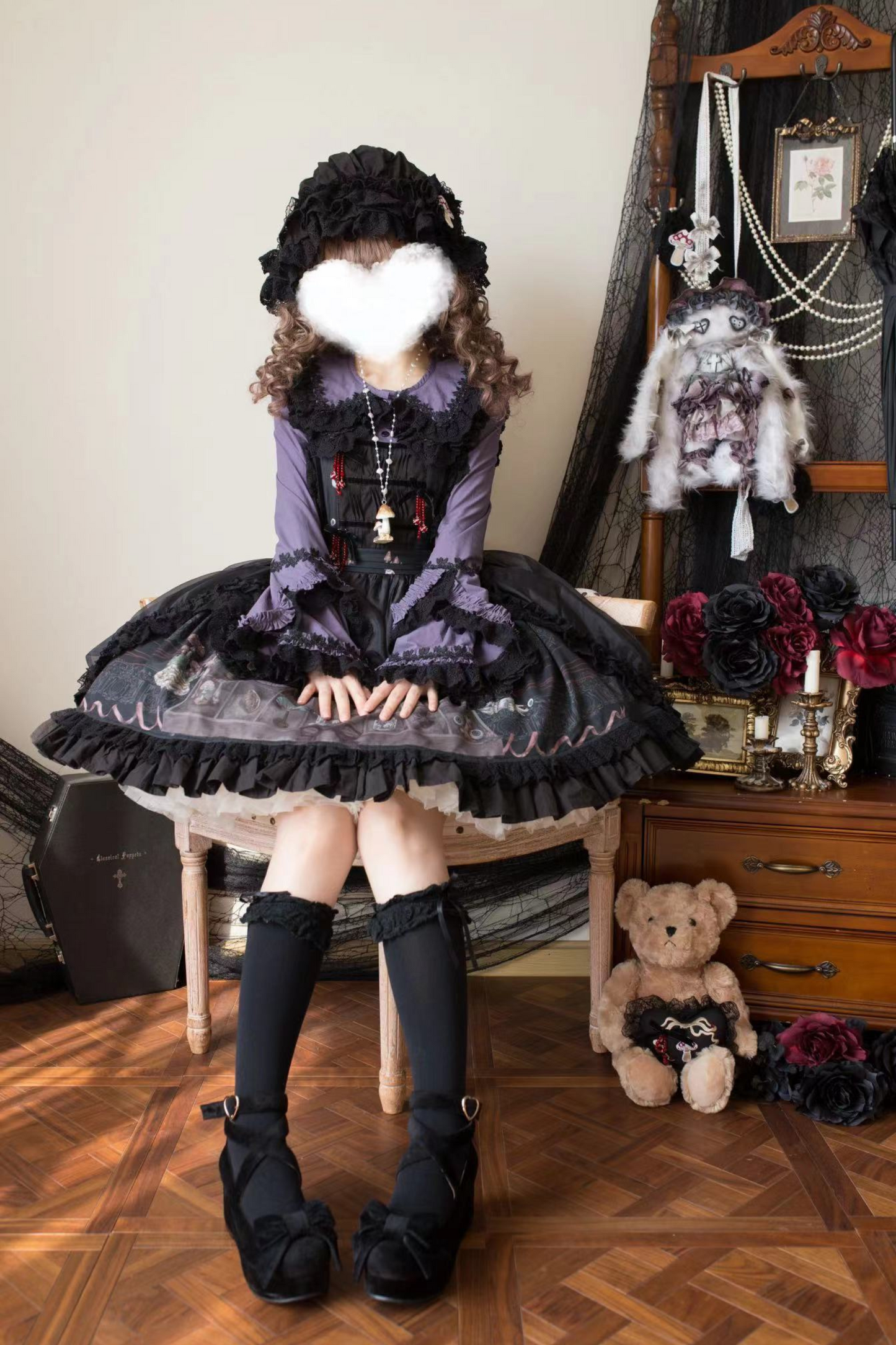 リフティングビーズゴシックストラッププリントドレス