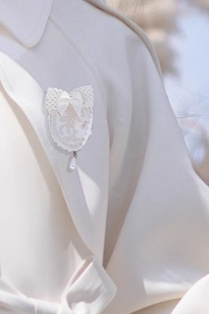 マントトレンチコート+シャツ+バッジ