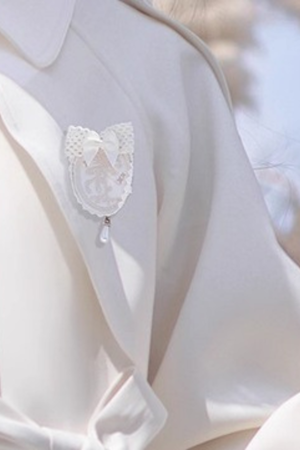 Cloak trench coat + shirt + badge