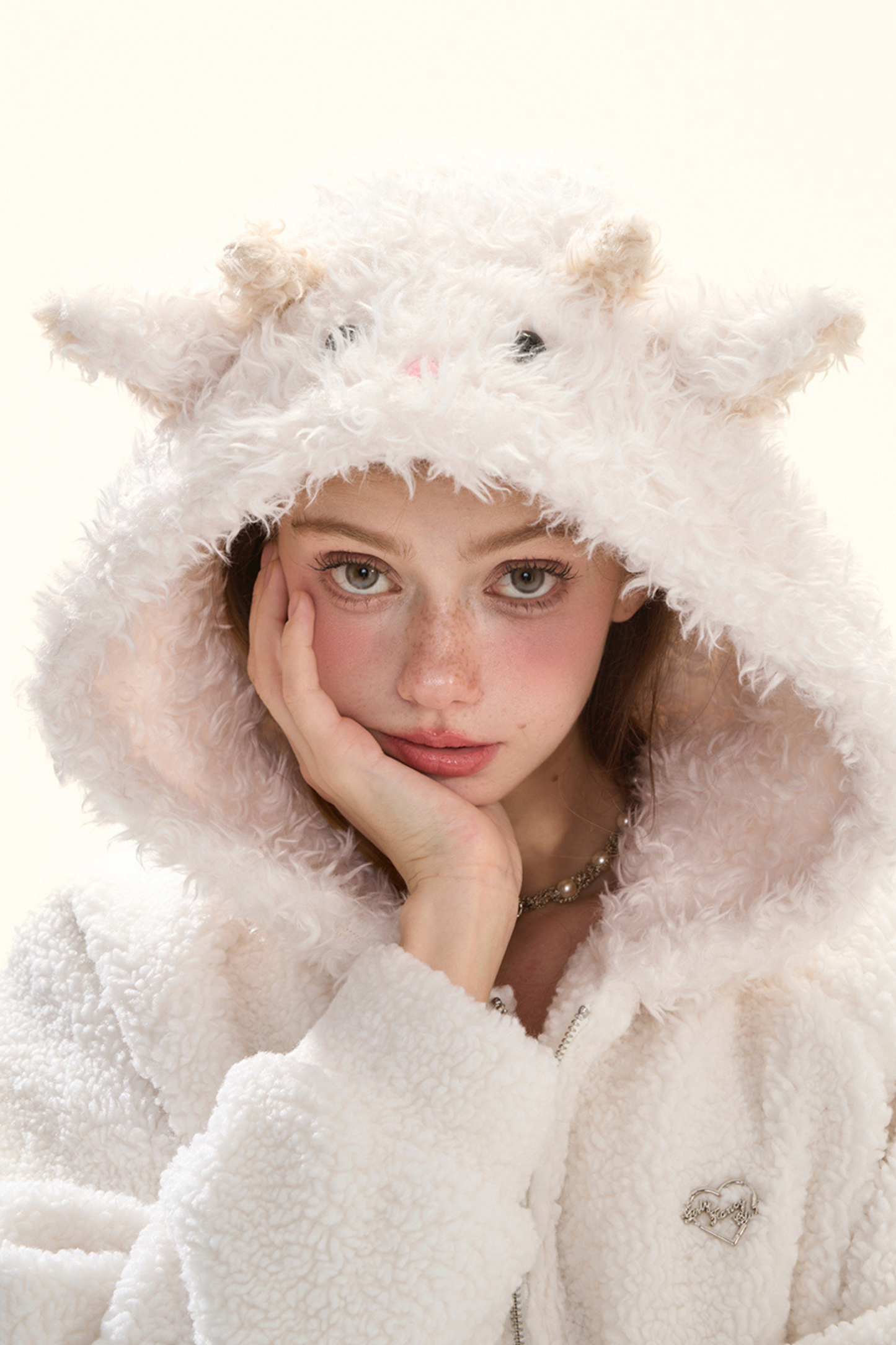 ラムファーフードジャケット+ショートパンツ