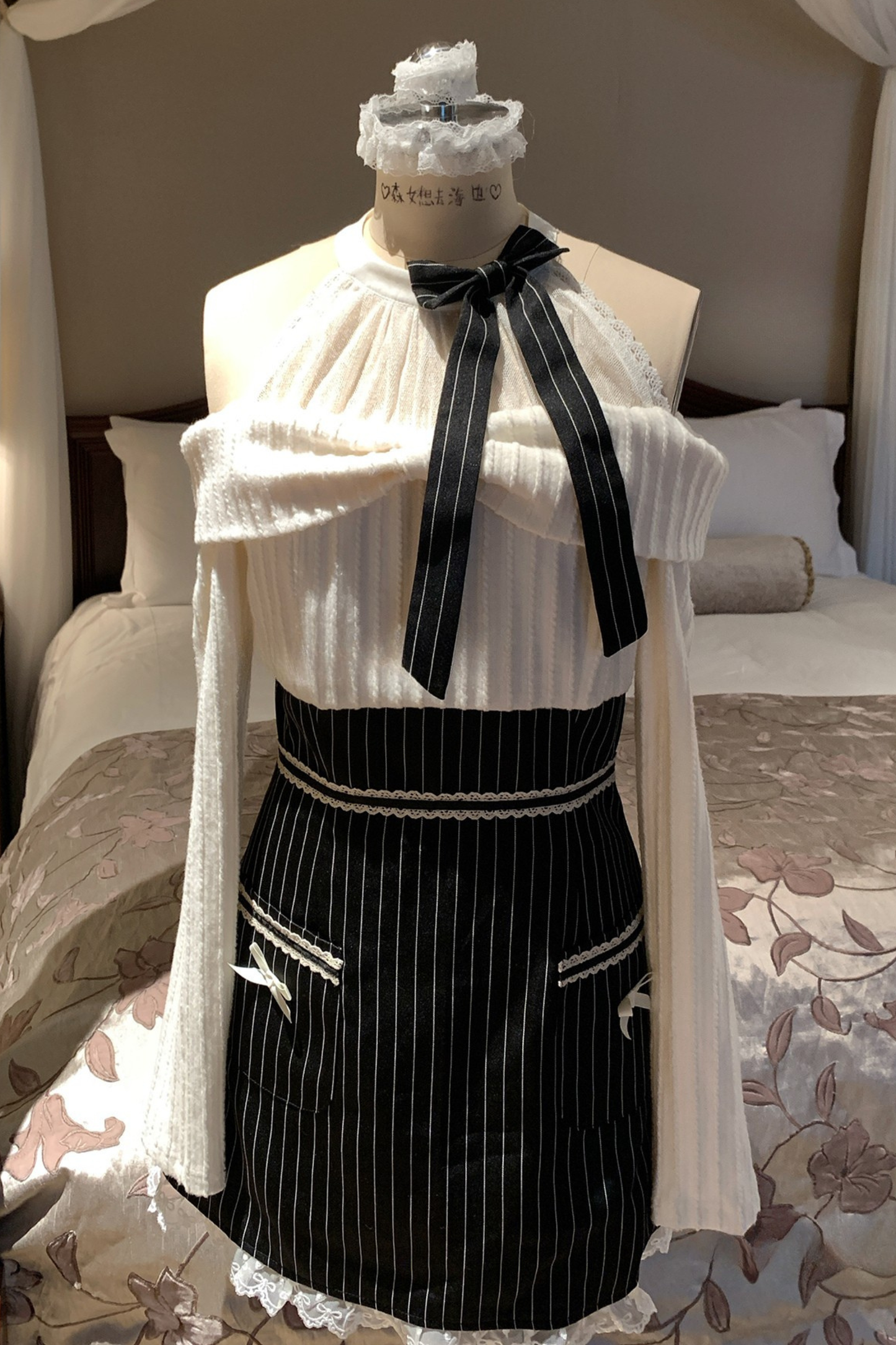 リボンオフショルダーストライプドレス