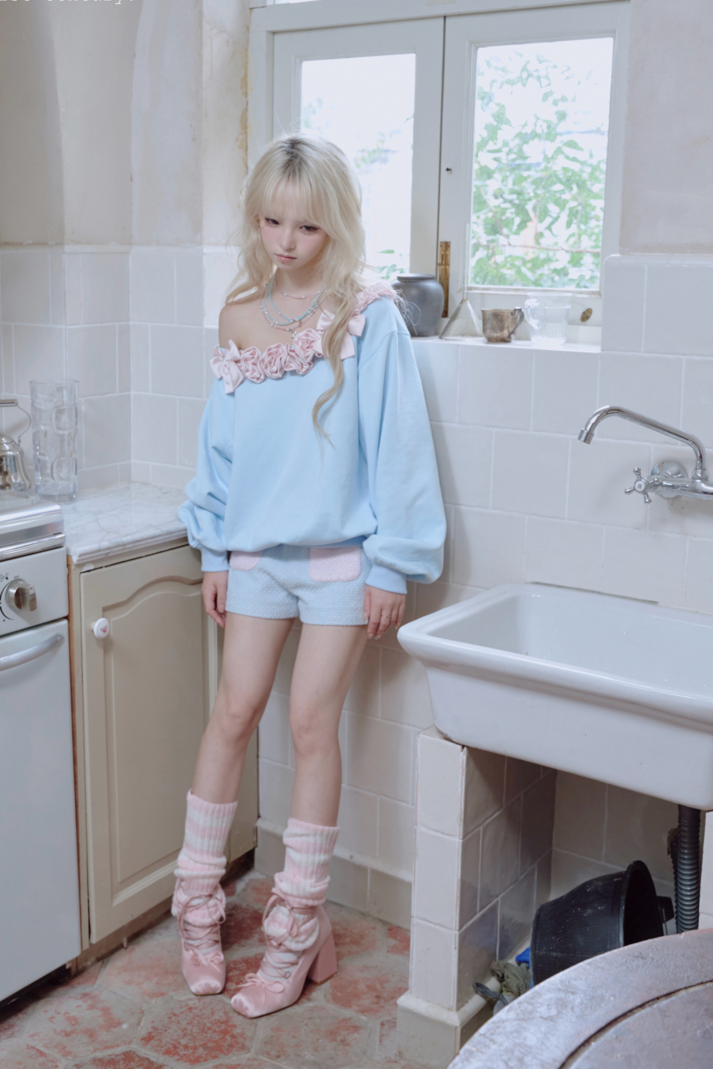 ローズサテンリボンワンショルダースウェット