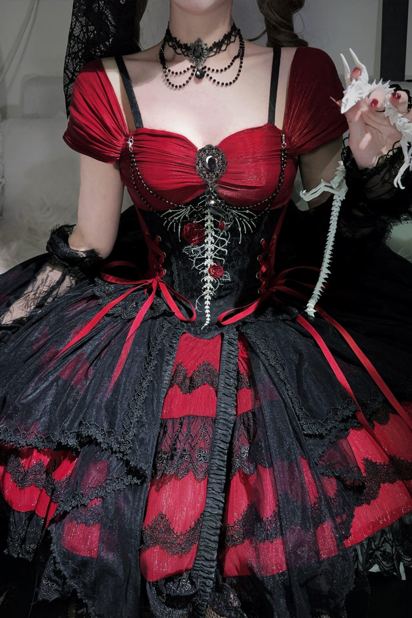 ドラゴンボーンゴシックドレス+ネックレス