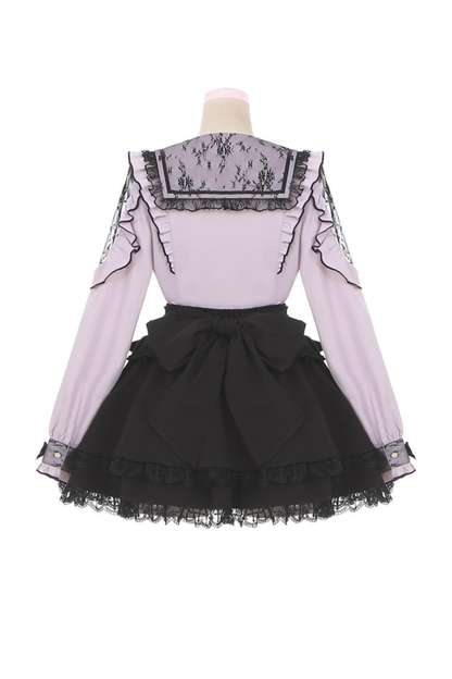 레이스 다크 셔츠 + 플레어 스커트