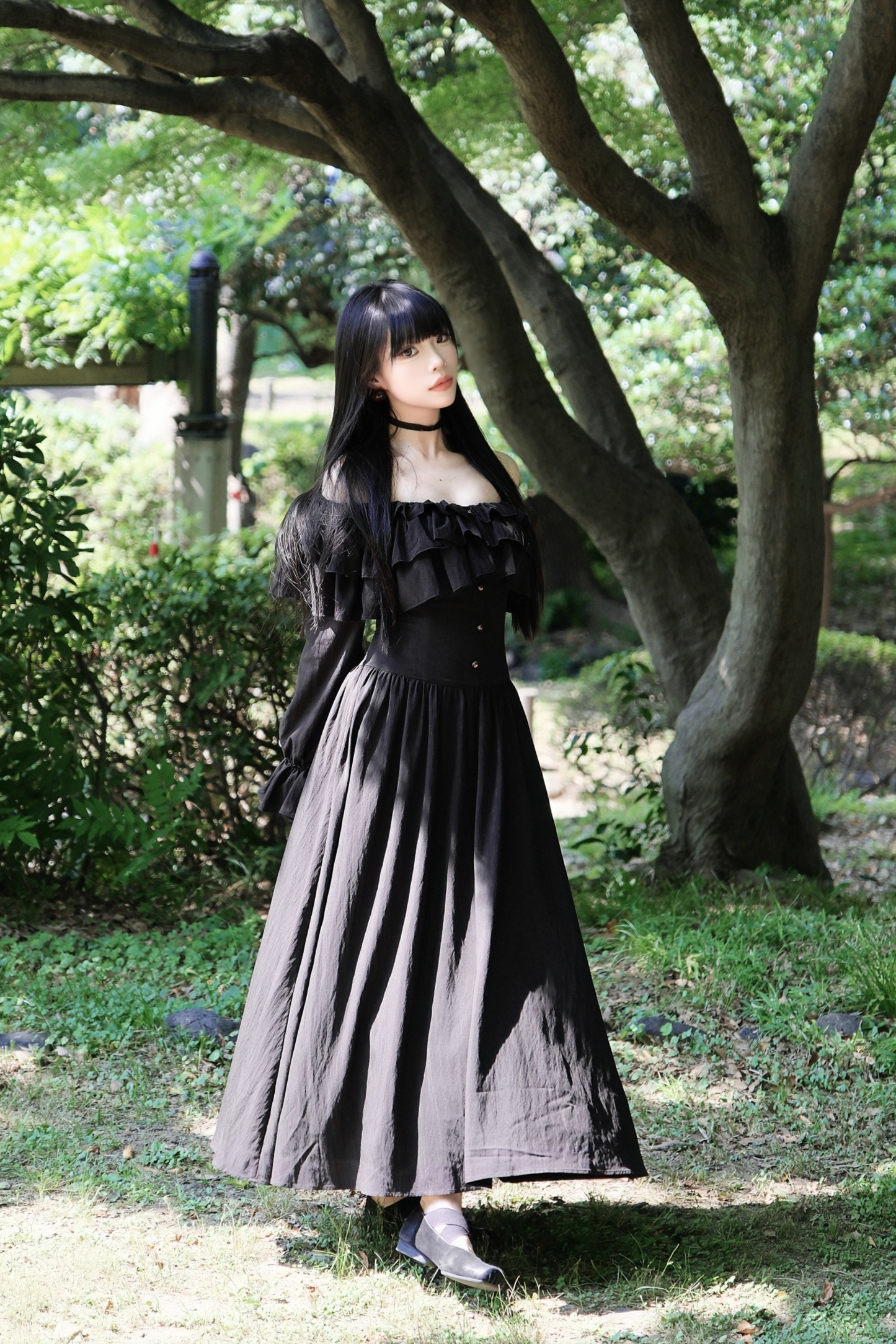 One Shoulder Mode Cape Lace Dress