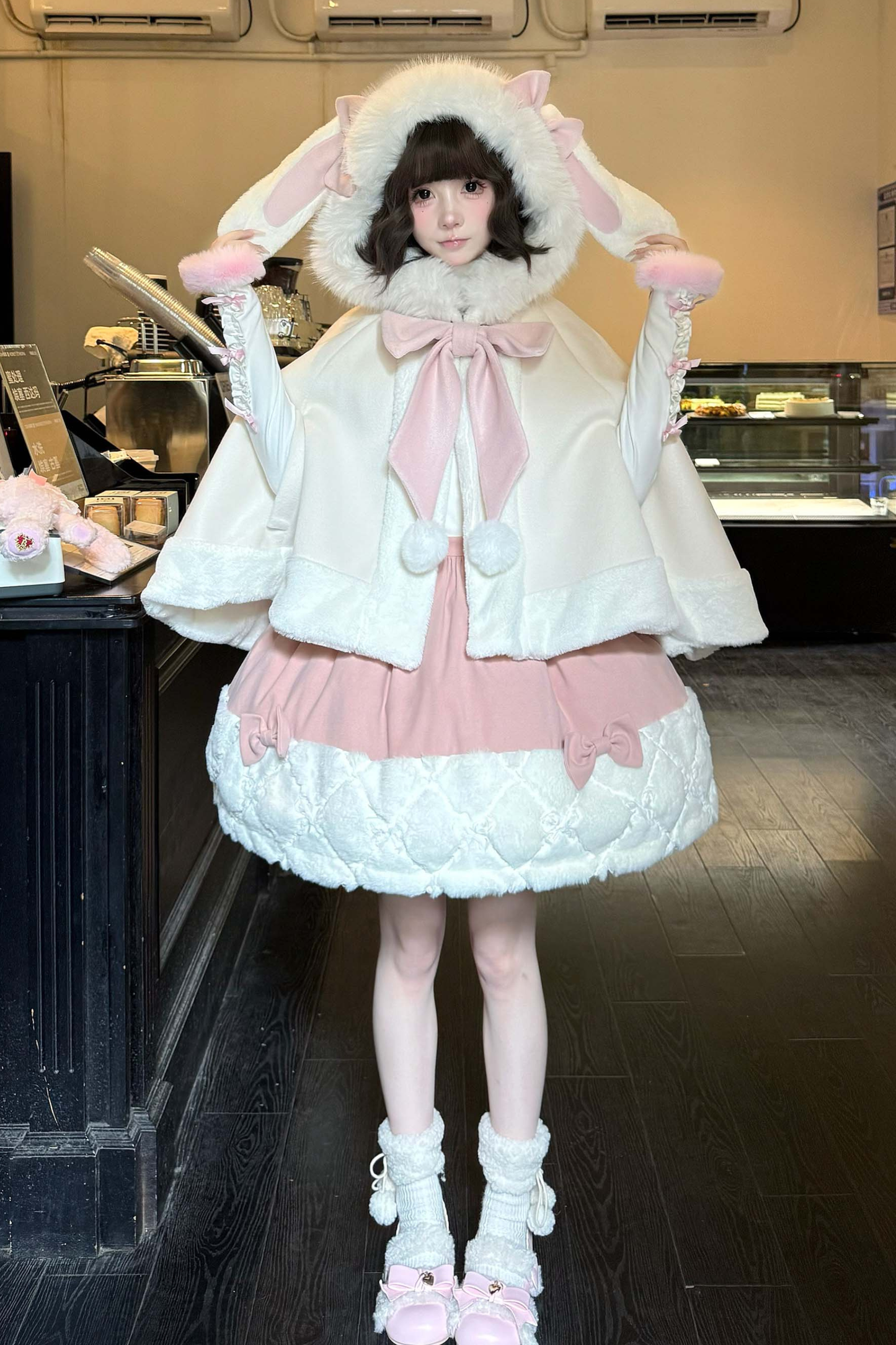 ファーバニーフードマント