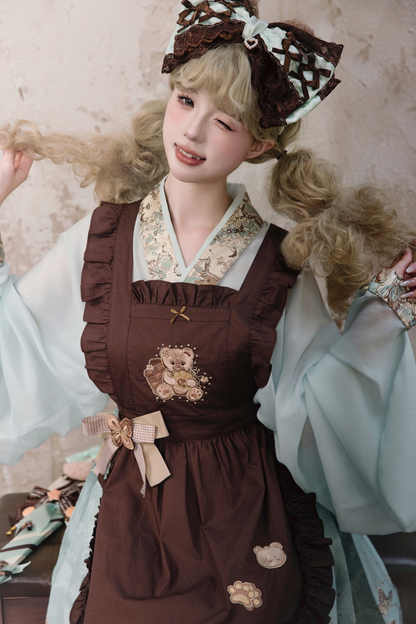 Kleines Bär-Dessert-Haus-Kleid + Rock + Schürze + Brosche + Überrock