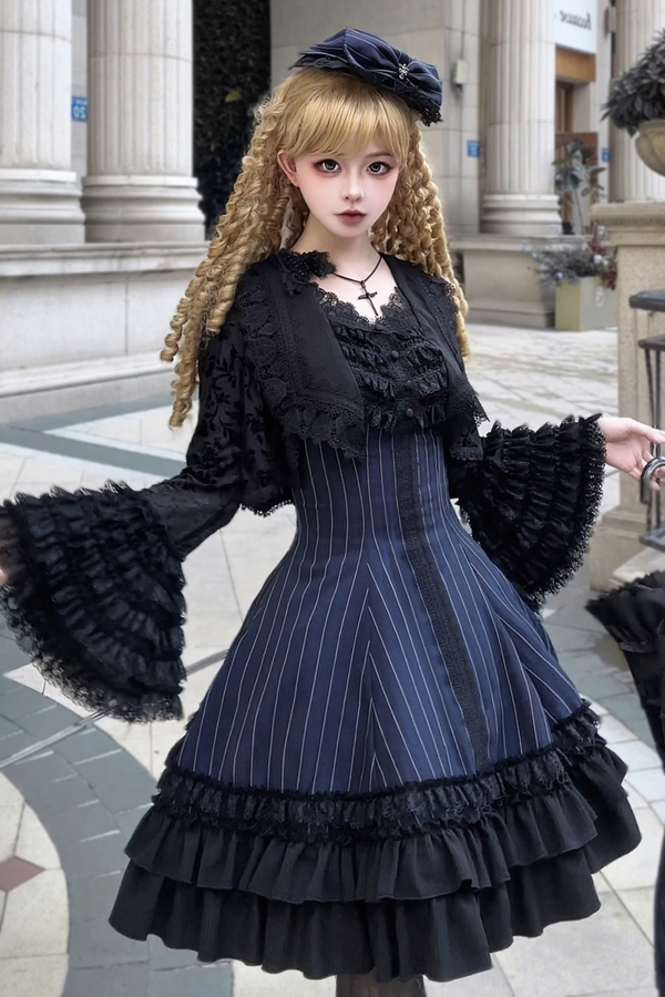 Salopette-jupe ajustée Lolita gothique + veste