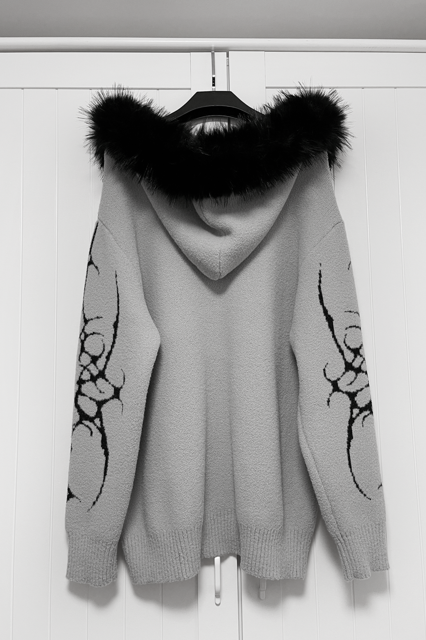 ゴシックファーフードルーズジップカーディガン