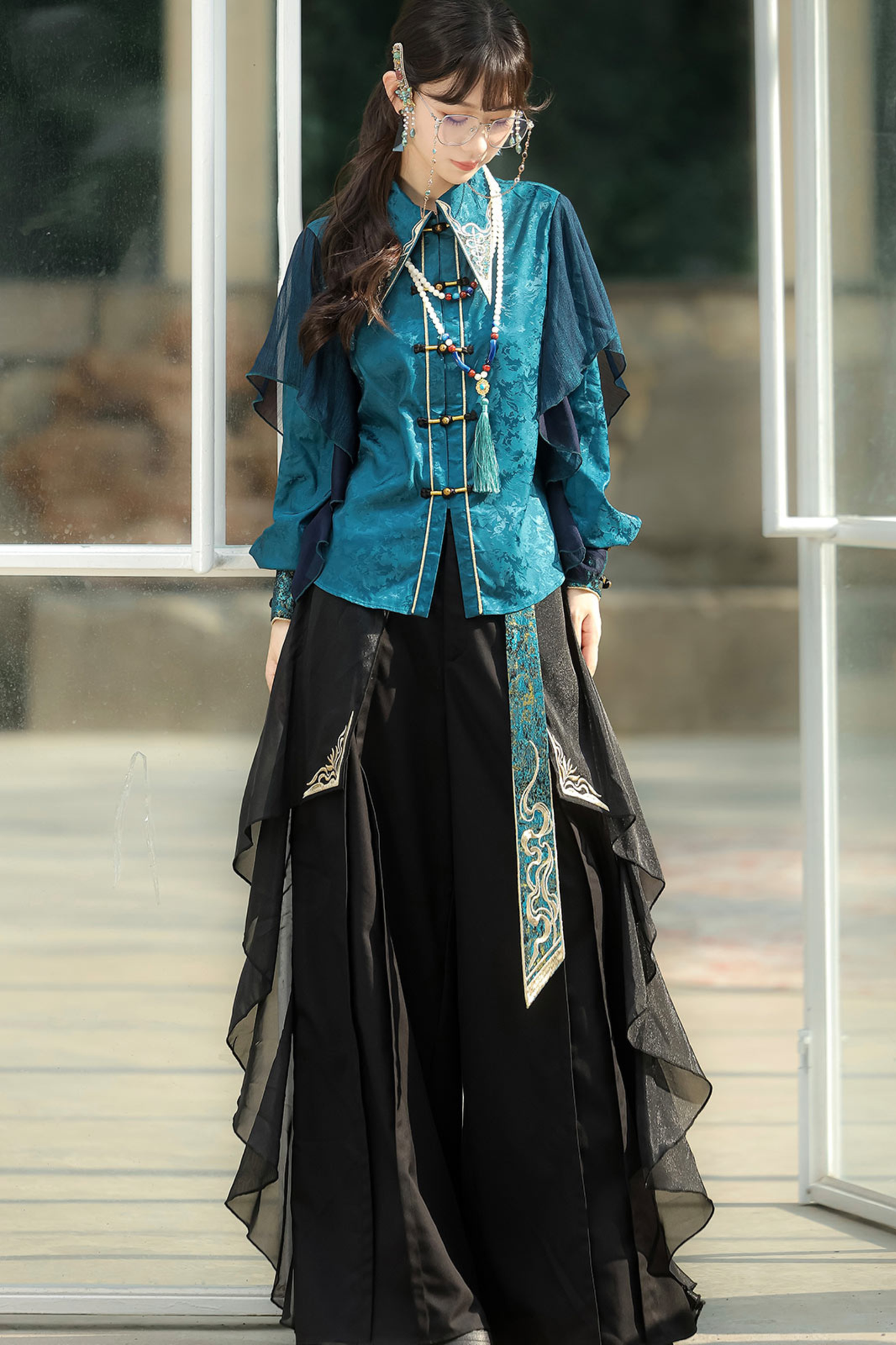 Ruan china top + vest + wide-leg pants + necklace