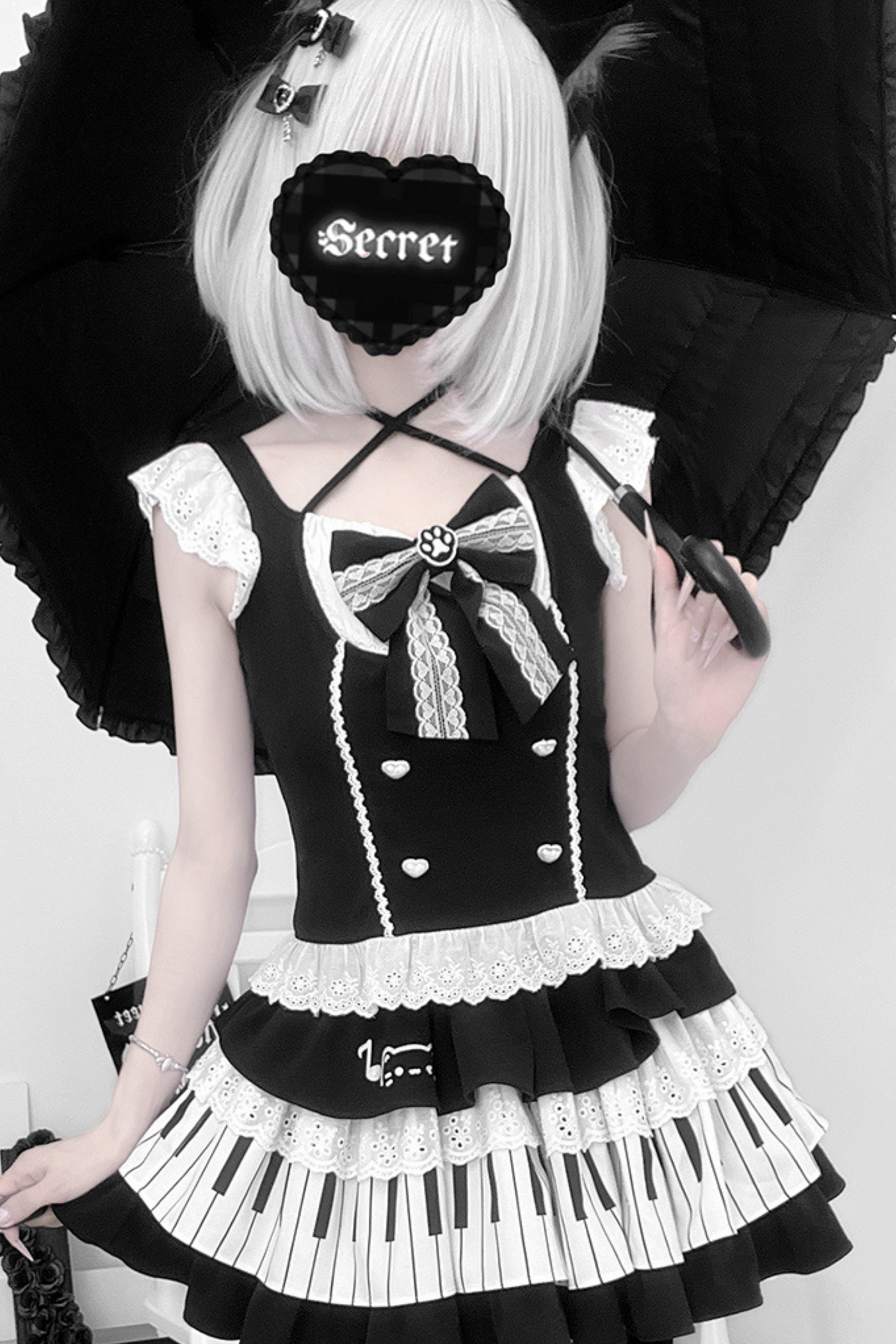 ダークフリルトップス＋ピアノスカート＋キャットスリーブ