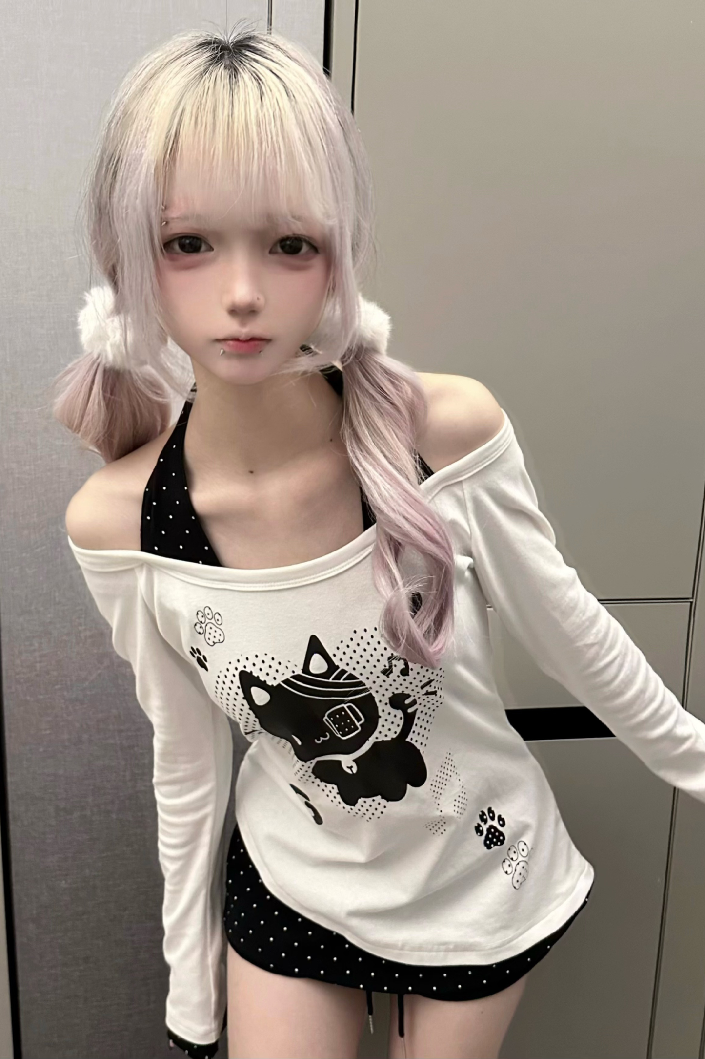 キャットオフショルダートップス