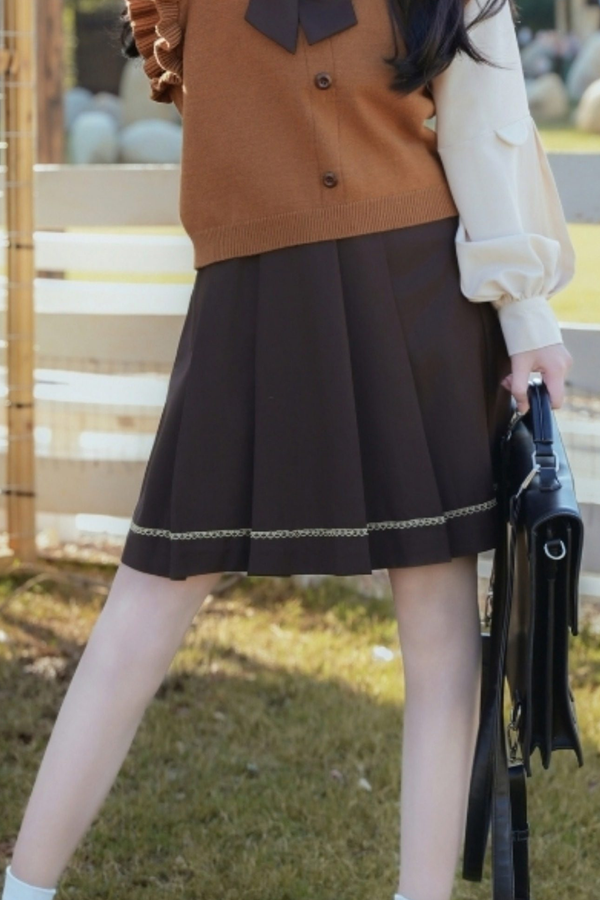 ファーカラーケープ＋ニットベスト＋シャツ＋プリーツスカート＋リボン