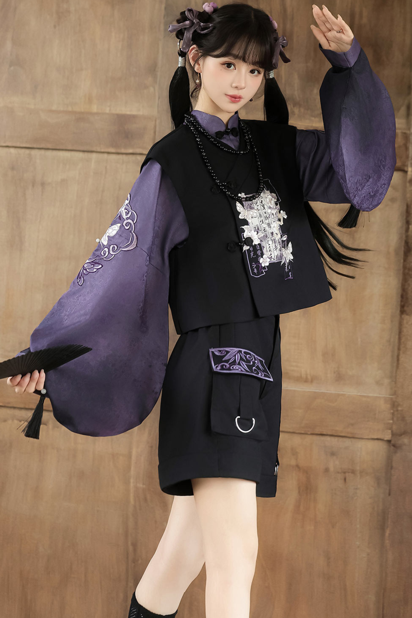 Dark china top + vest + shorts + necklace