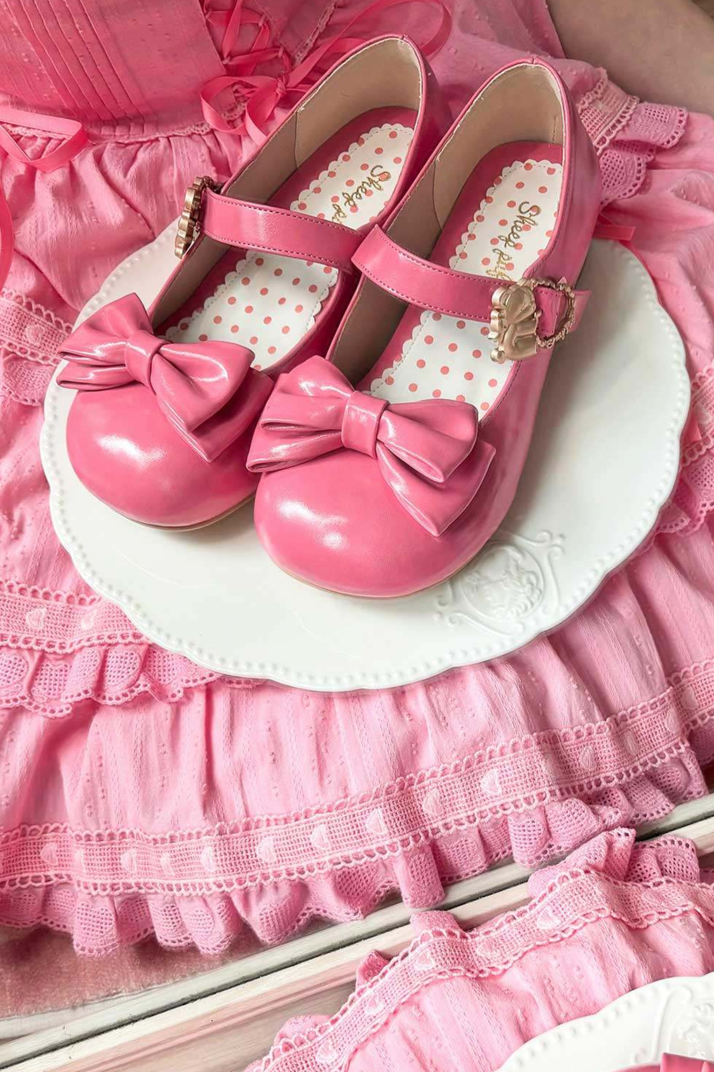 Glossy Sheep Bowknot Shoes