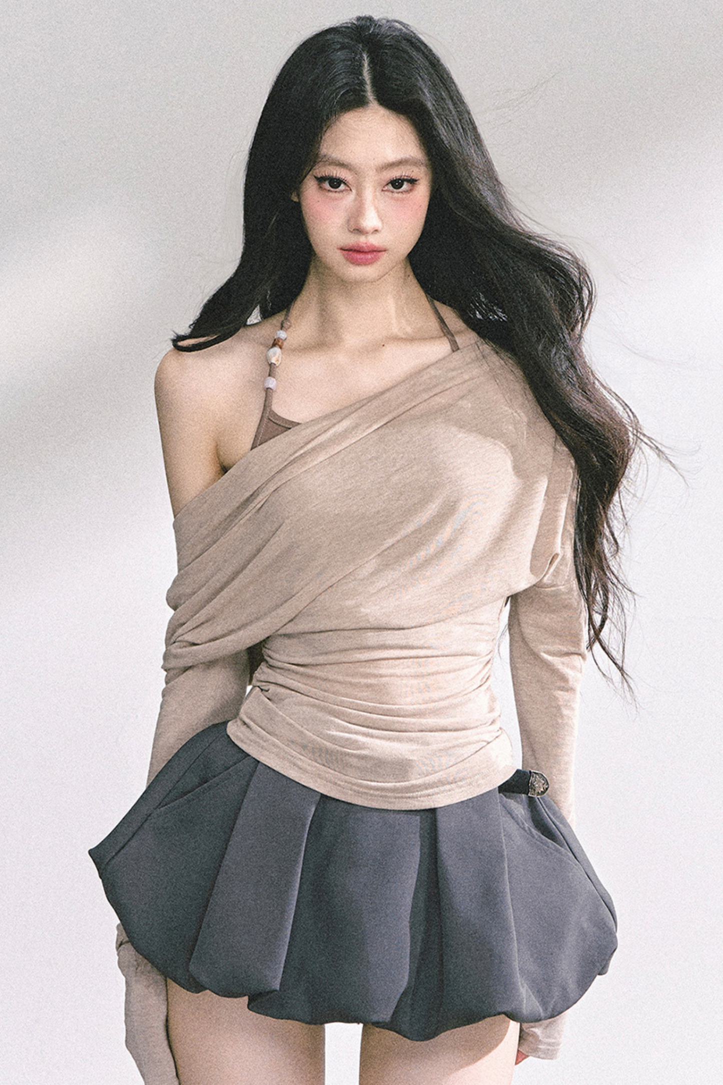 スリミングオフショルダートップス