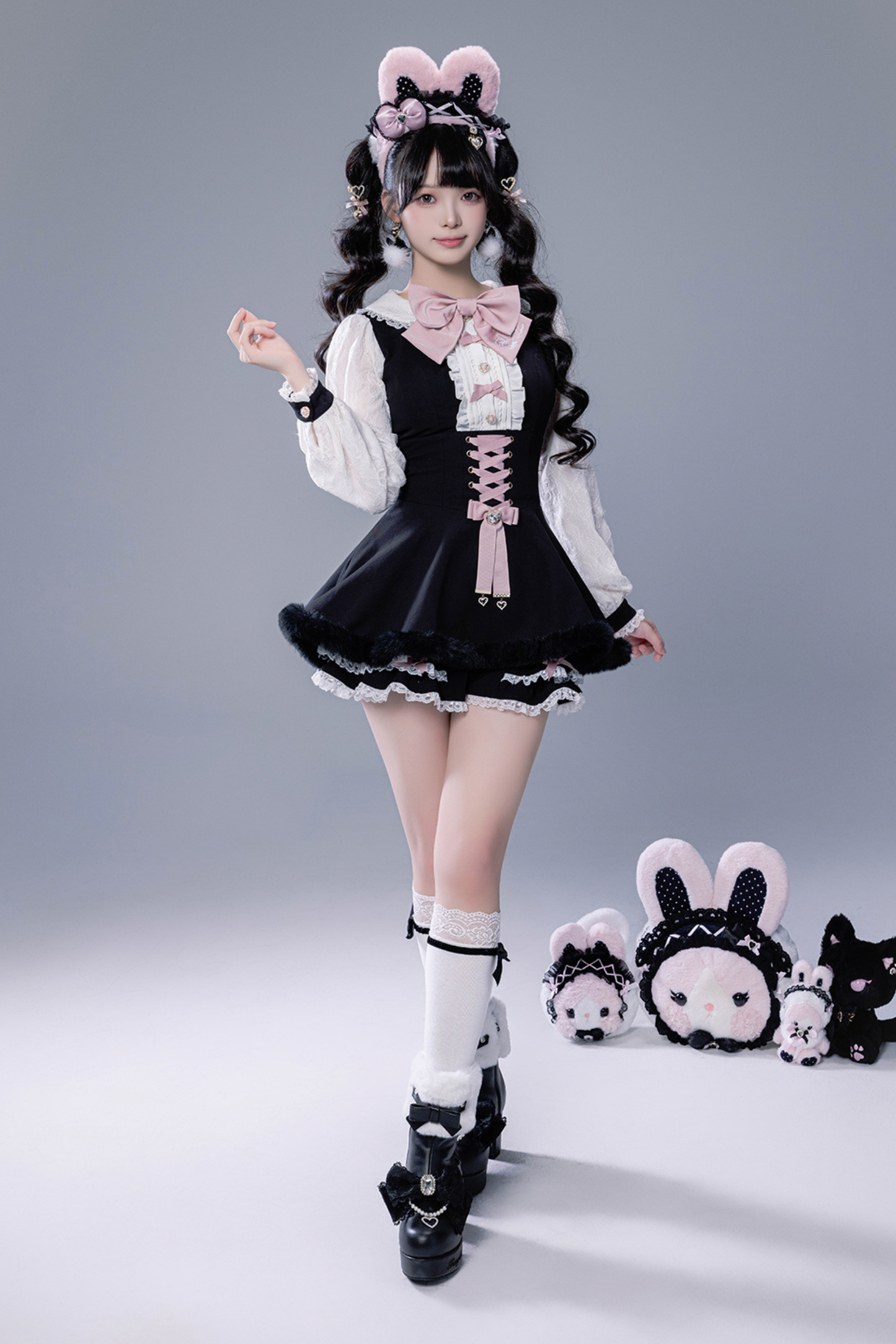 Fluffy cute cape + top + pants + brooch