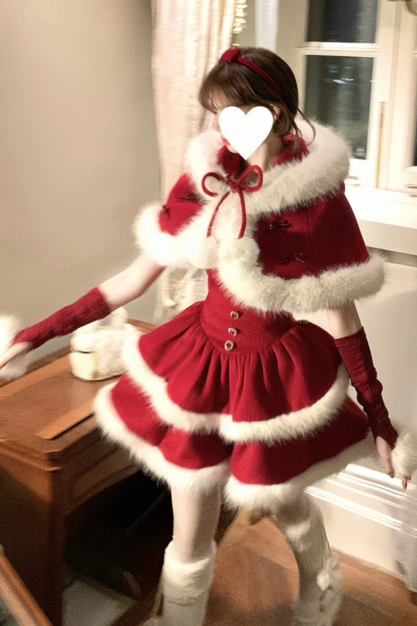 レッドベルベットケーキファーコート+サスペンダースカート+スリーブ