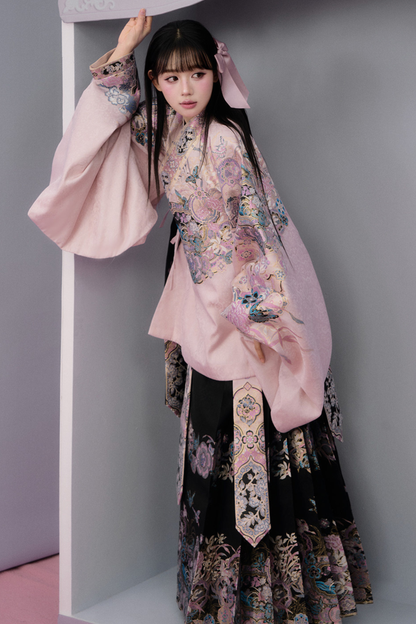 Süße China-Jacke + Plisseerock + Accessoires