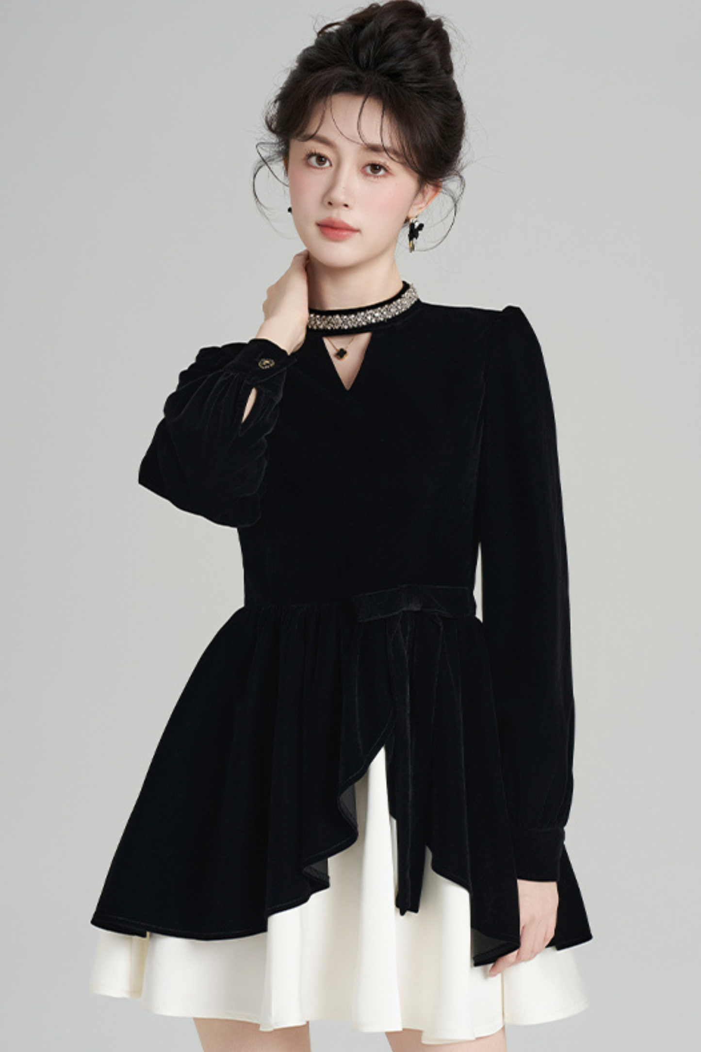 フレンチブラックベルベットラフルドレス