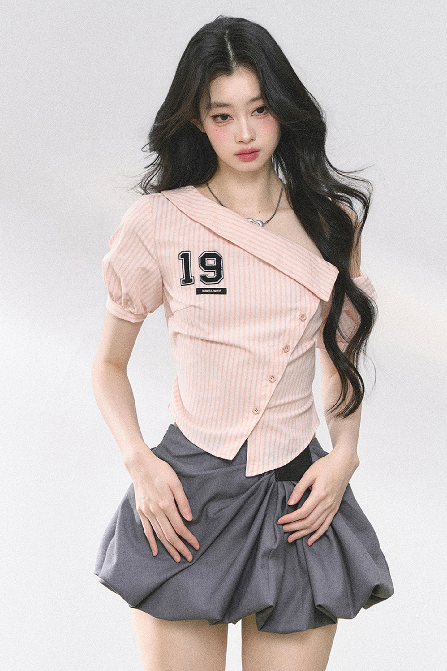 ワンショルダーロゴタイトトップス