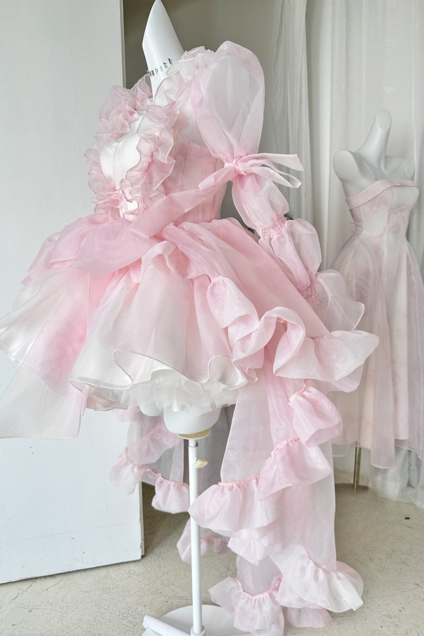 ライクハートローゼルフラワースピリットアローントレイリングコート