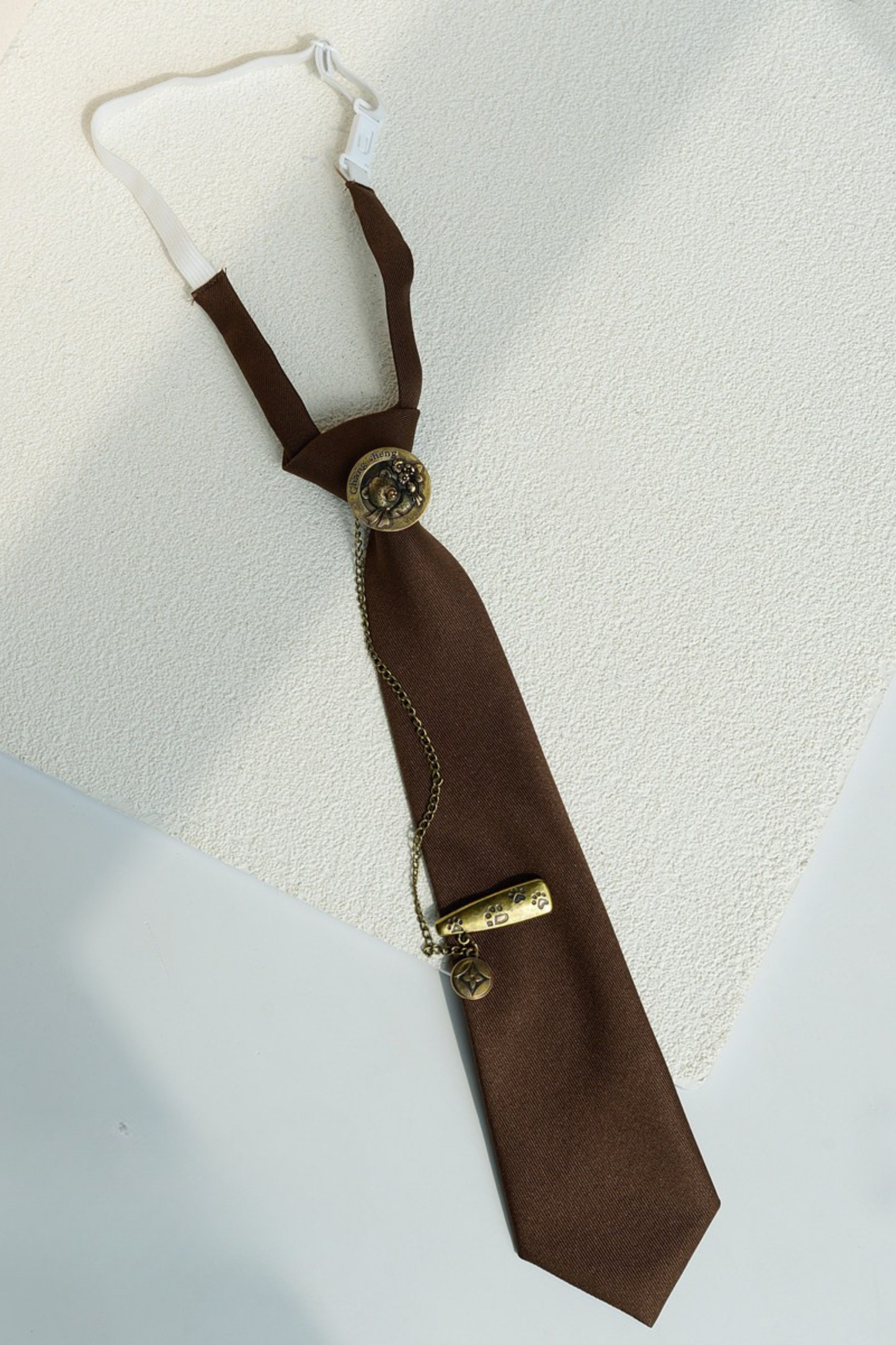 Bare Button Mode Necktie