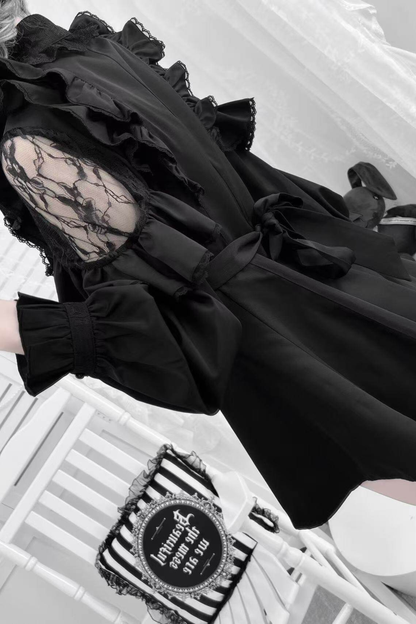 Kleid mit schulterfreiem Spitzendesign + Kurze Hose