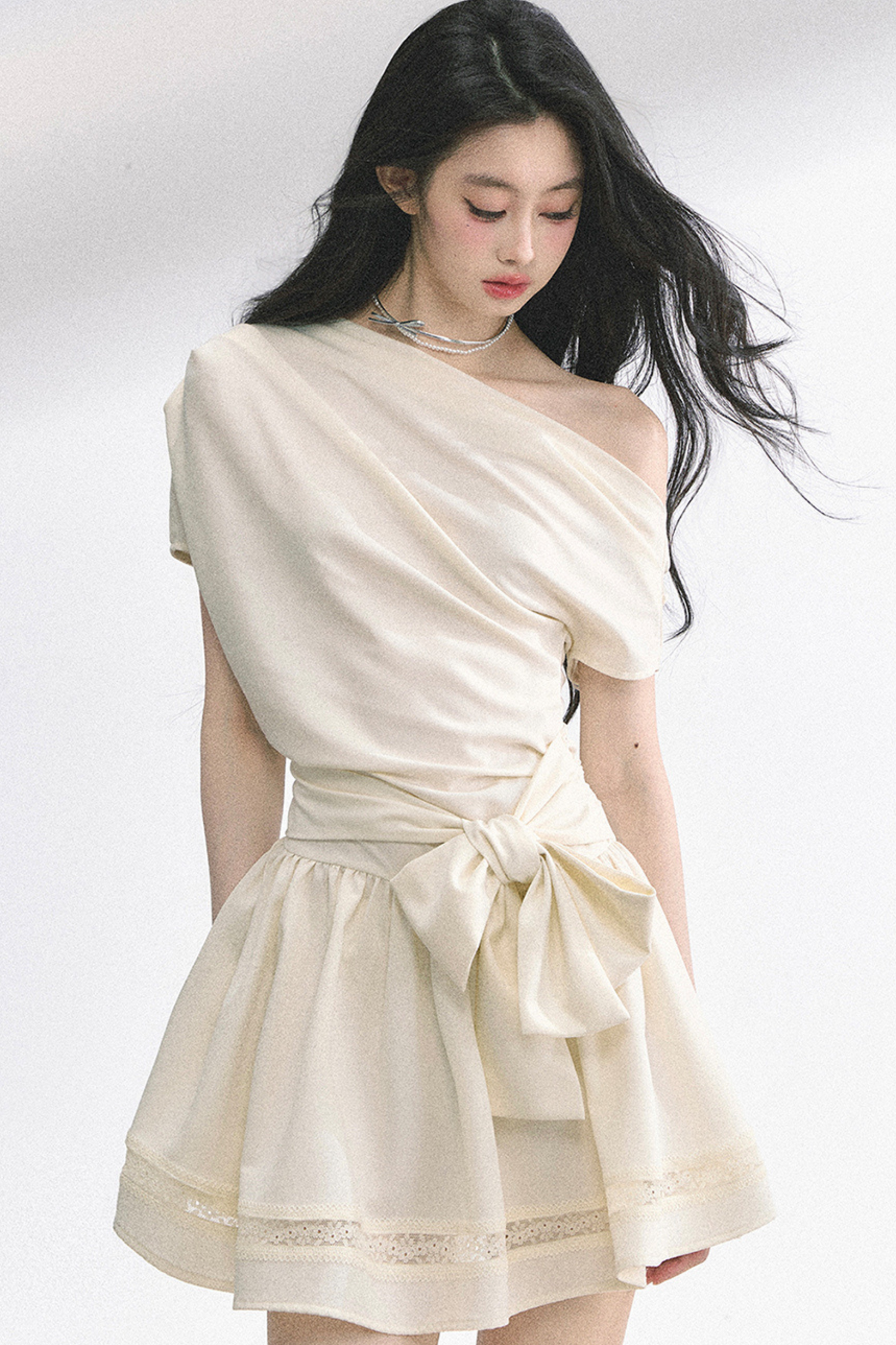 ウエストスリムパフィーオフショルダードレス