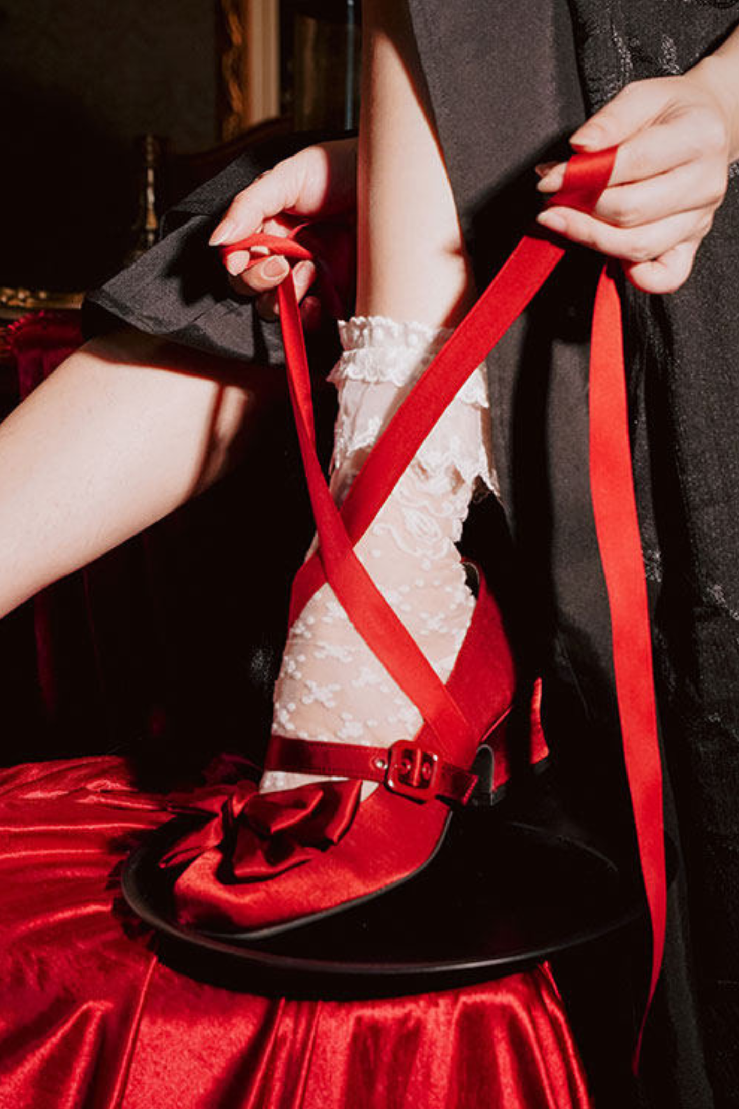 レースアップリボンサテンスクエアトゥシューズ