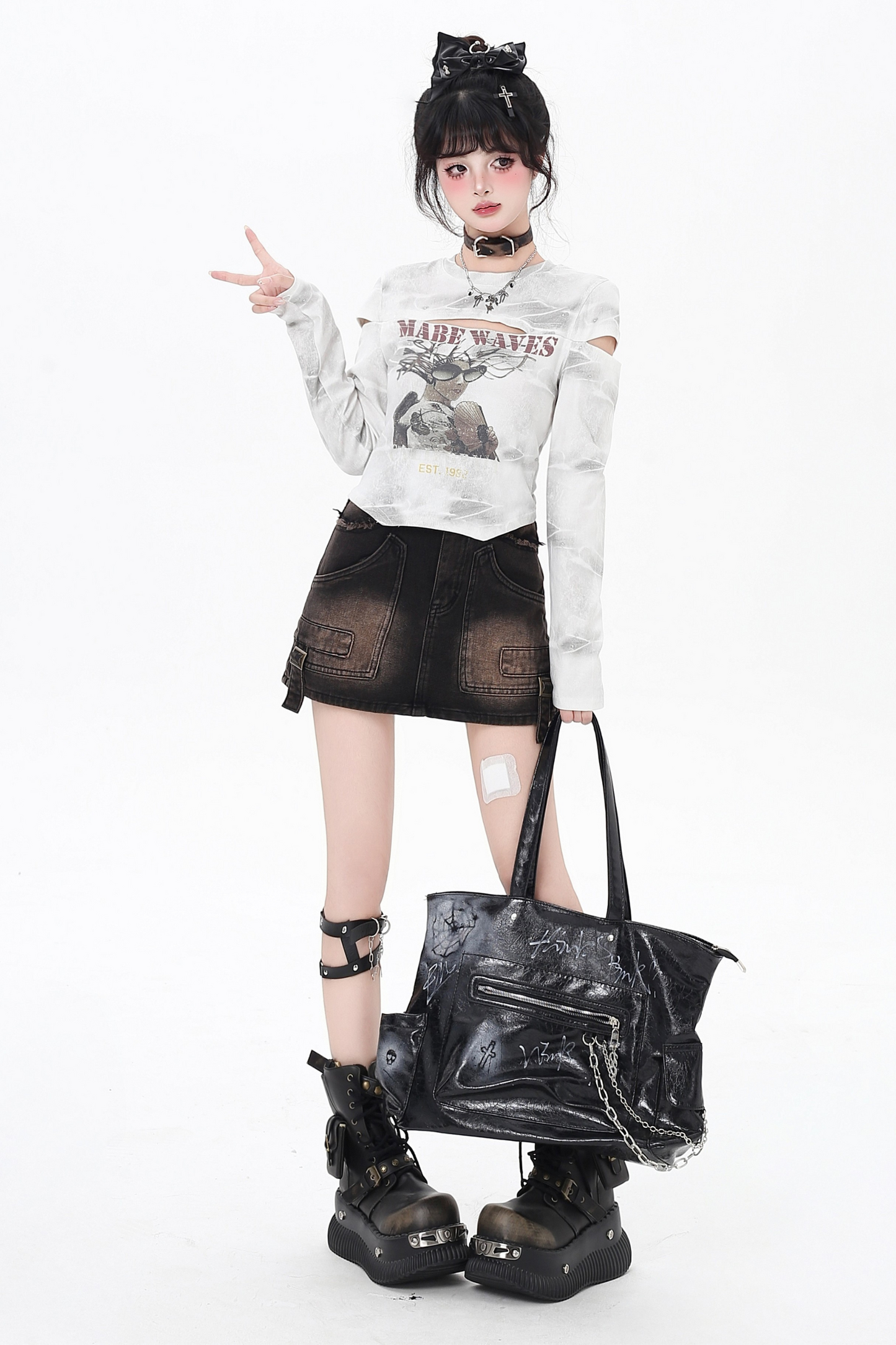 ダークデザインスリムタイトトップス