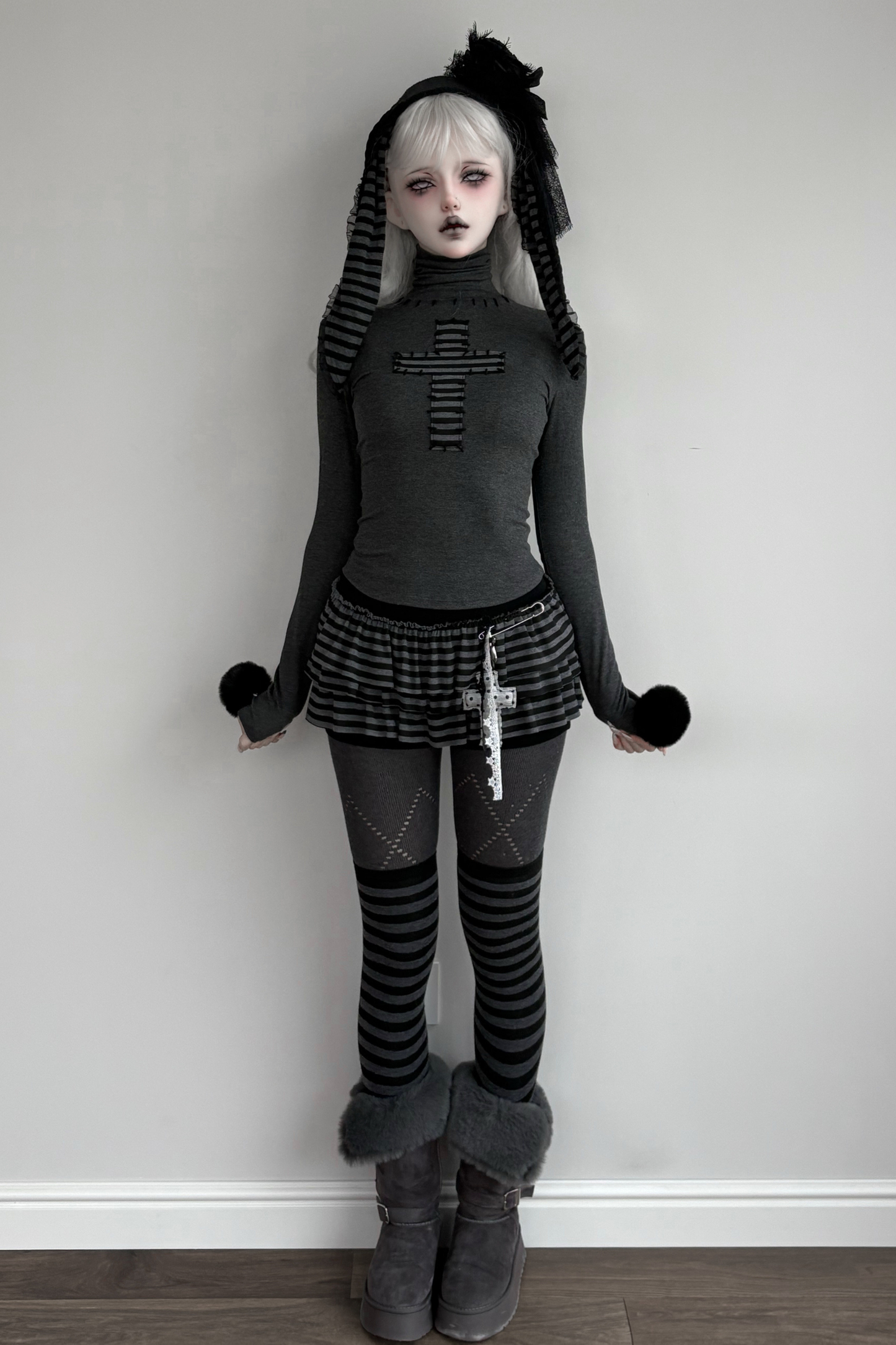 クロスハイネックトップス+パンツスカート+ペンダント