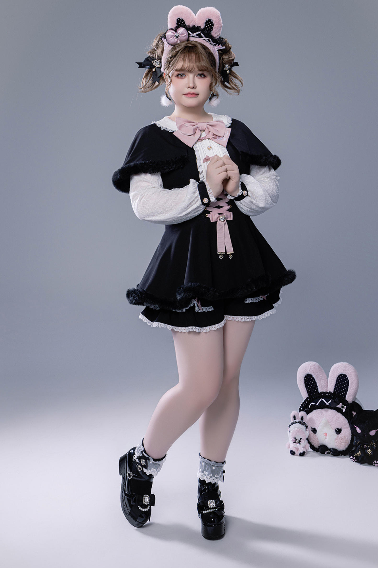 Fluffy cute cape + top + pants + brooch