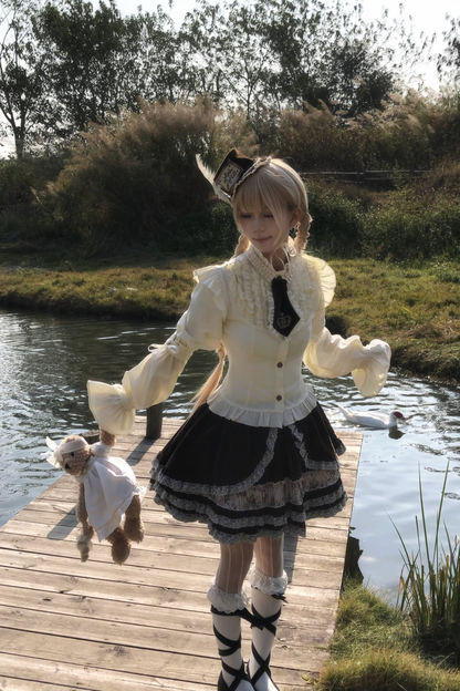 レースフリルパフスリーブブラウス