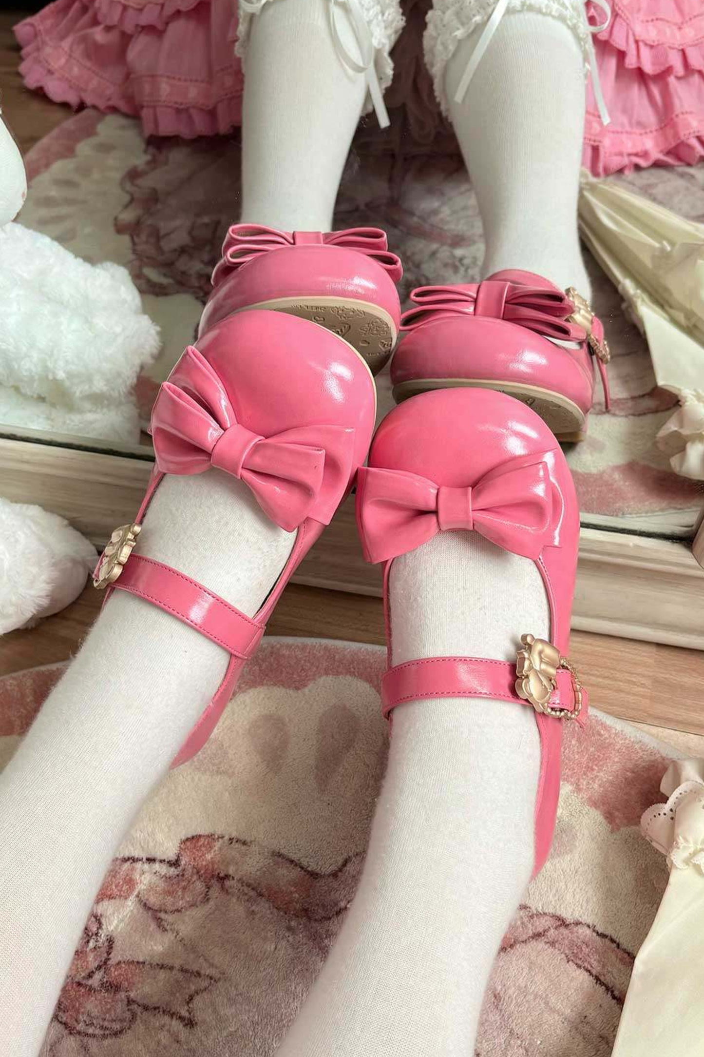 Glossy Sheep Bowknot Shoes