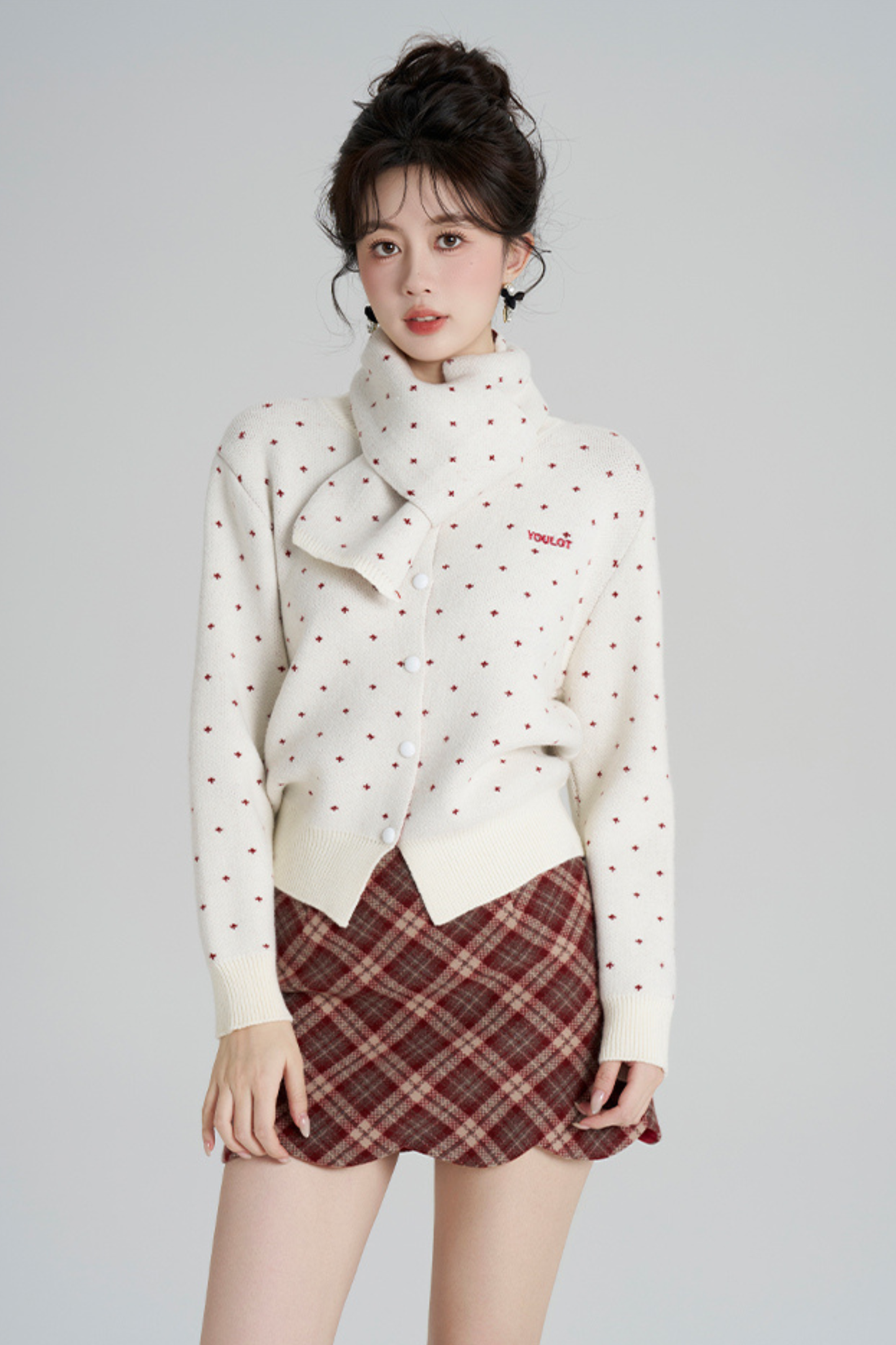 フレンチスタイルドットマフラー付きンカーディガン