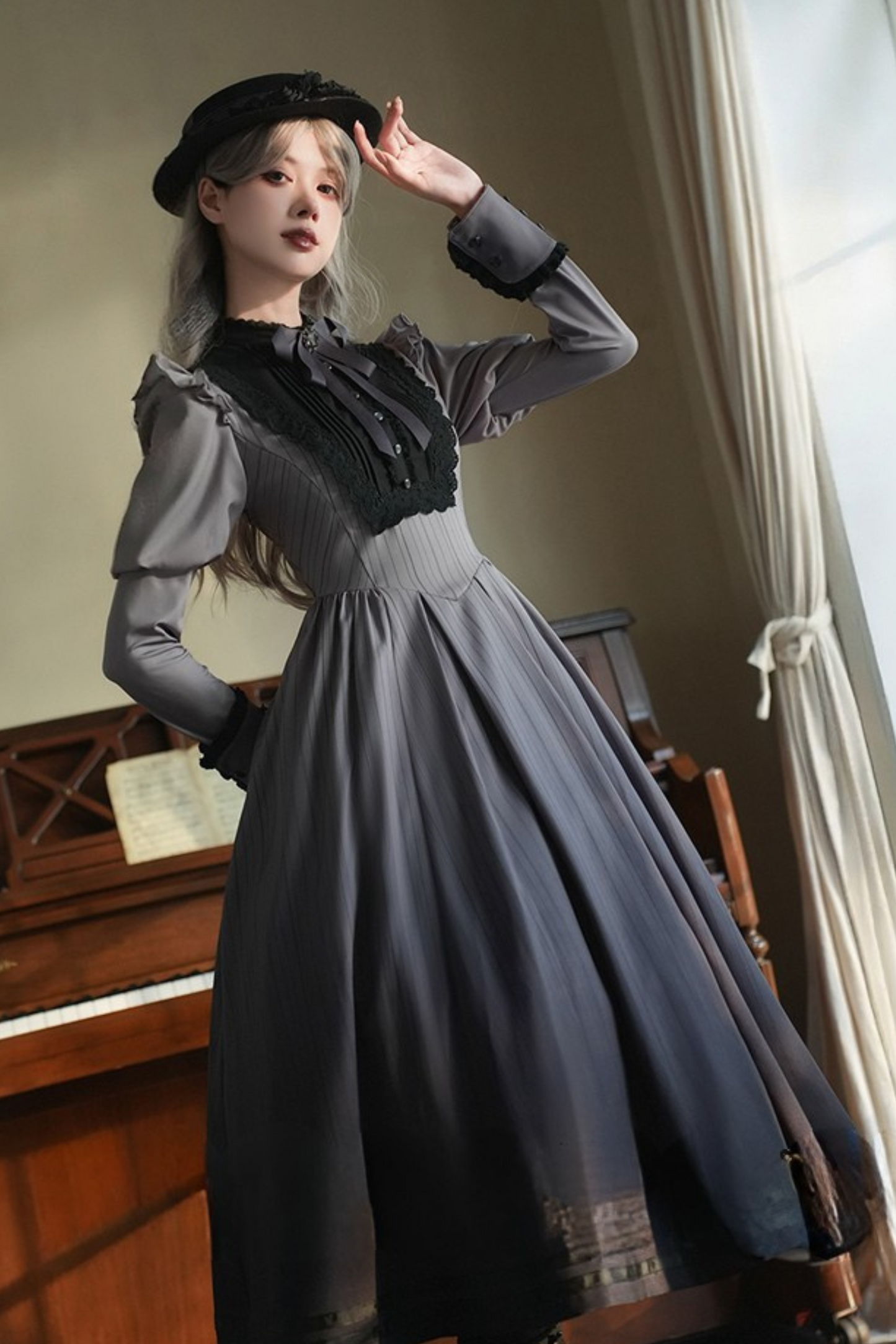 【8月18日予約締切】グレーストライプアンドフォググラデーションクラシカルドレス＋ハット＋ヘアクリップ