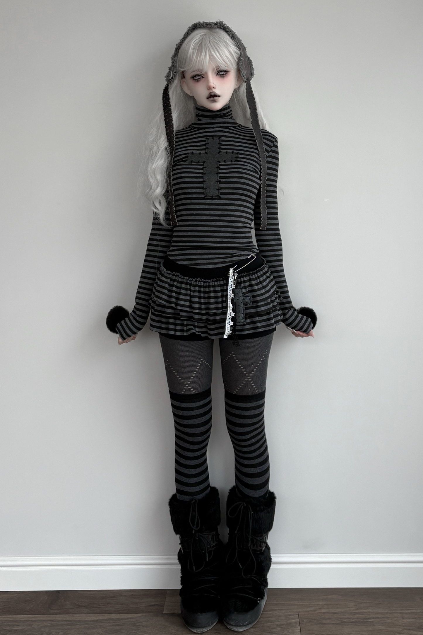 クロスハイネックトップス+パンツスカート+ペンダント