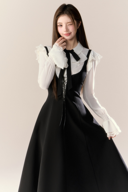 フレンチブラウス+サスペンダースカート