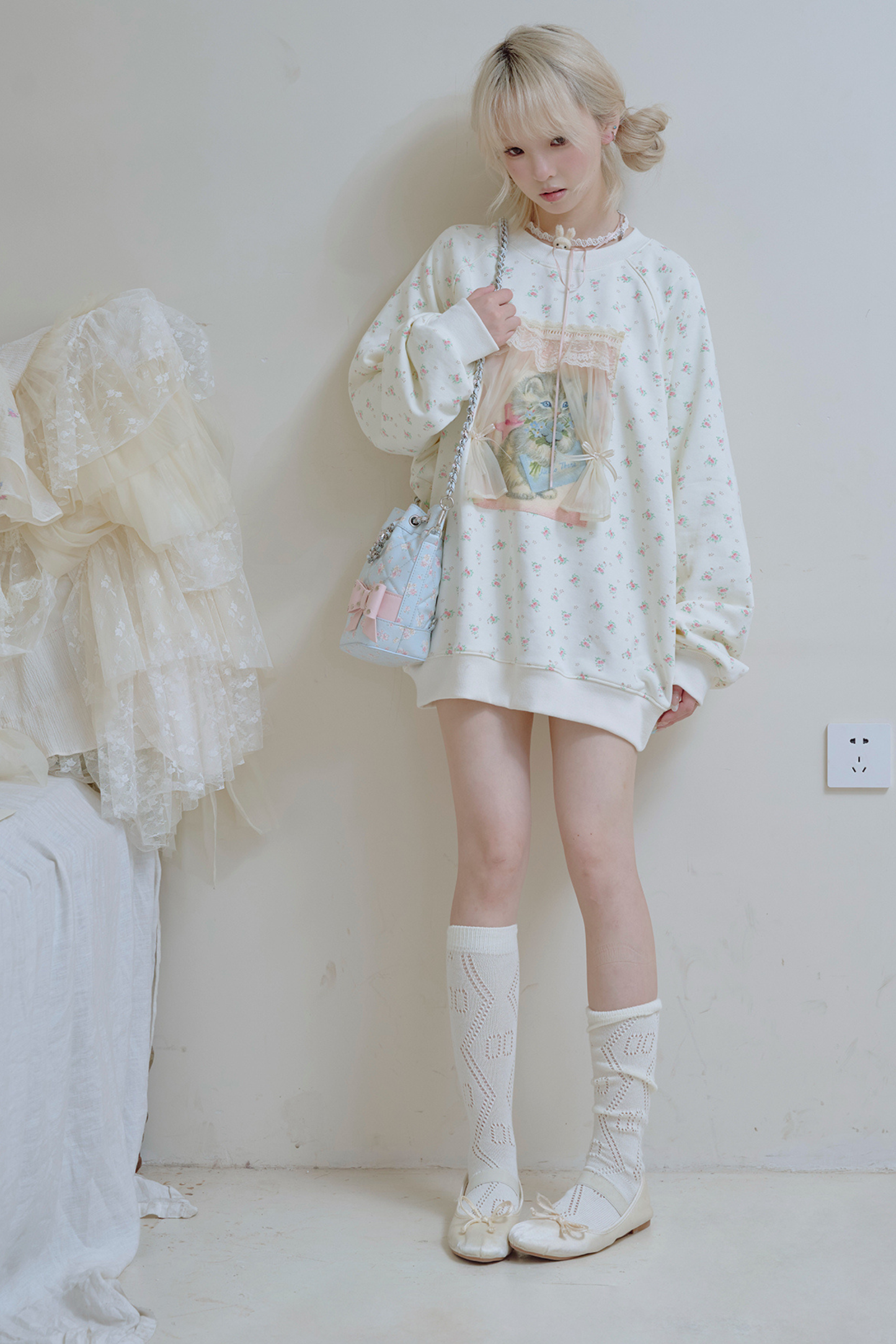 フローラルキャットレースカーテンスウェット