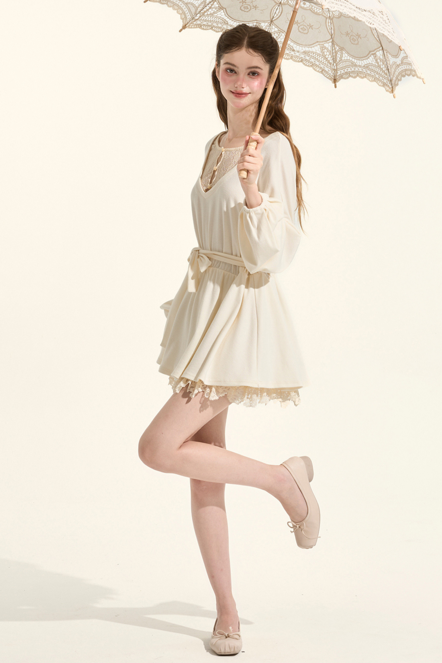 クリーミーバニラランタンスリーブVネックドレス